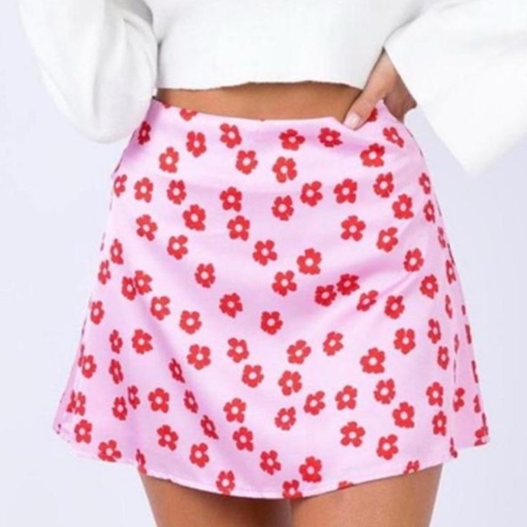 Princess Polly Pink Skater Skirt with Red Floral Design - Picture 1 of 6